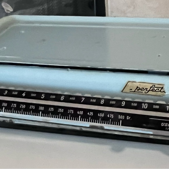 Vintage Blue Kitchen Scale - Picture 8 of 9